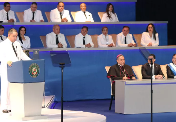 Marcos Castillero, diputado del PRD, se fue de viaje a Nueva York; habilitó a su suplente. Foto: Asamblea Nacional.