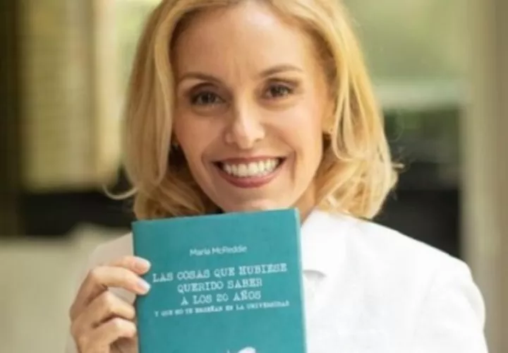 María McReddie. 