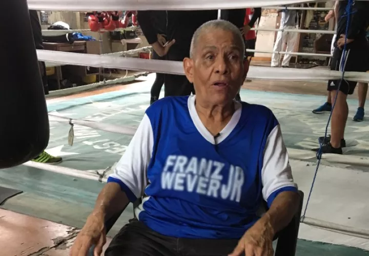 María De La Cruz Murillo no piensa en retirarse del boxeo después de 35 años como entrenadora. Juan Carlos Lamboglia