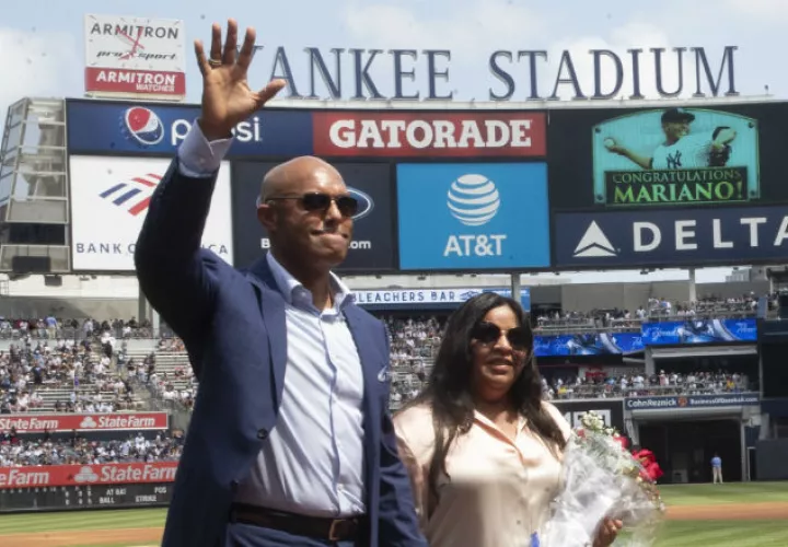 Mariano Rivera junto a su esposa Clara Foto AP