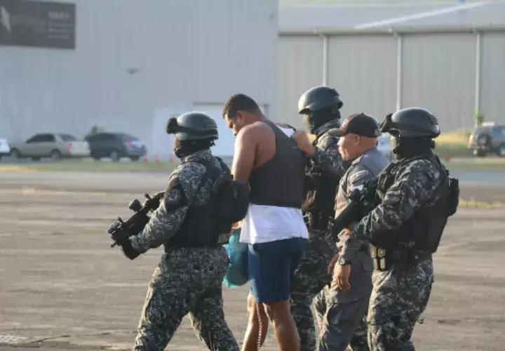 'Marshall' fue trasladado en un helicóptero del Servicio Nacional Aeronaval (Senan).