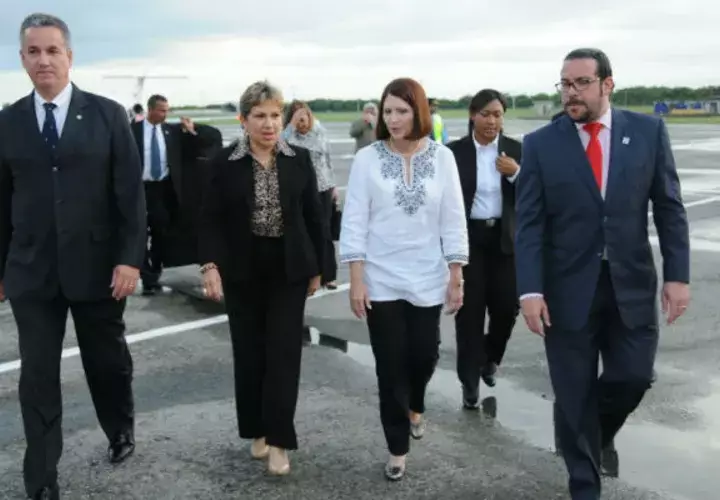 Marta Linares de Martinelli advierte sobre posible fraude electoral a misión de la OEA. Foto: Panamá América.