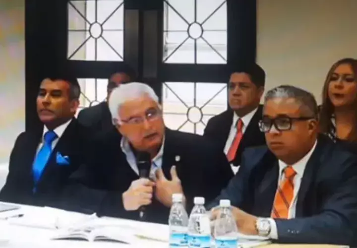 Ricardo Martinelli dijo que no hecho política y obtuvo las firmas en un día. Foto: Víctor Arosemena