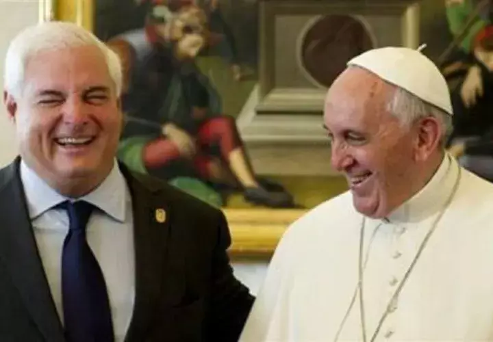 Papa Francisco junto a Ricardo Martinelli. 
