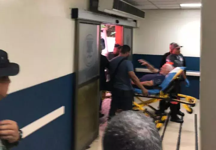 Expresidente Ricardo Martinelli es trasladado al Santo Tomás por problemas de hipertensión. Foto: Redes Sociales.
