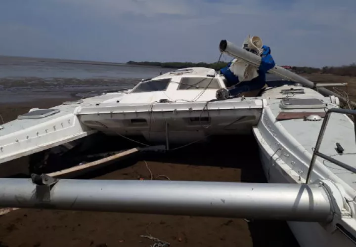 !Tragedia! Niño de 9 años fallece al caerle mástil de un bote en Aguadulce. Foto: Sinaproc.