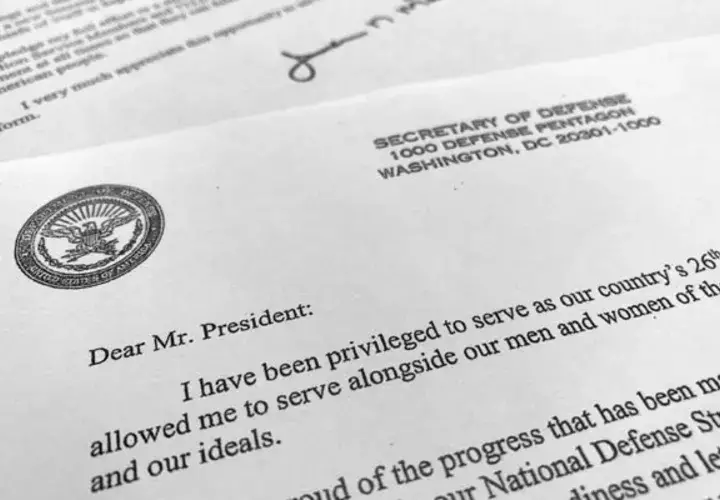Parte de la carta de renuncia del secretario de Defensa de Estados Unidos Jim Mattis. FOTO/AP
