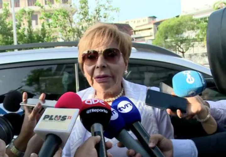 Mayín Correa acusó a la Procuradora Kenia Porcell de usar la noticia criminis para perseguir a funcionarios de la administración de Ricardo Martinelli. Foto: Panamá América.