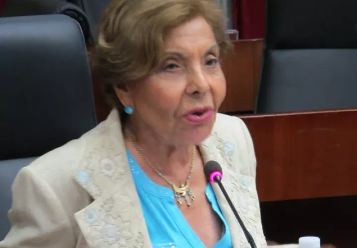 Mayín Correa recordó que al procurador de la Administración y a Kenia Porcell los une una gran amistad.