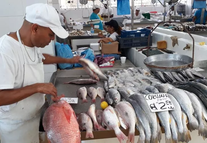 El horario de atención del Mercado de Mariscos es de 4:00 a.m. a 5:00 p.m.