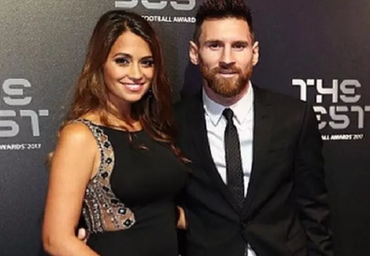 Messi y su esposa.