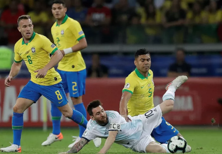 Messi fue crítico de la actuación del  ecuatoriano Roddy Zambrano. Foto EFE