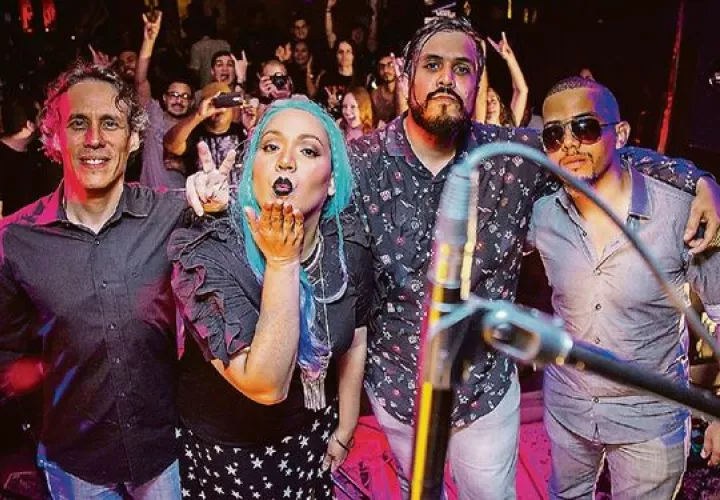 Metheora es una banda panameña de space rock/rock progresivo. Llevan ya tres álbumes editados. El más reciente se llama "El Zoológico de Partículas"
