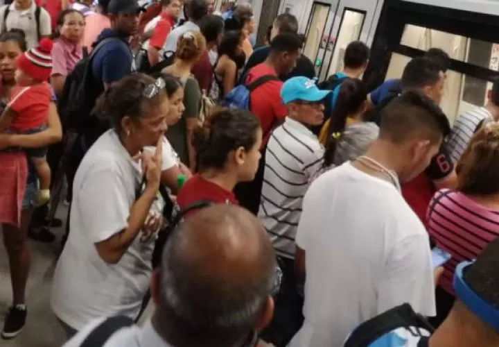 Las personas que se encontraban en los vagones de la Línea 1 del Metro de Panamá fueron evacuadas.