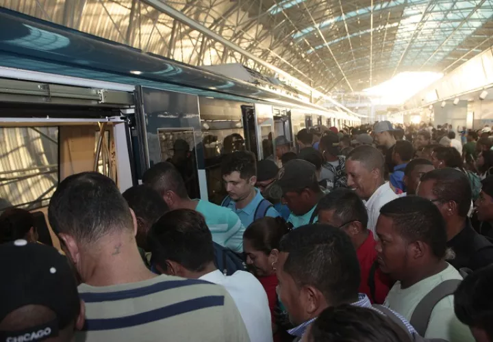 La Línea 1 del Metro de Panamá es de 16 kilómetros, mientras que la Línea 2 es de 21 kilómetros.