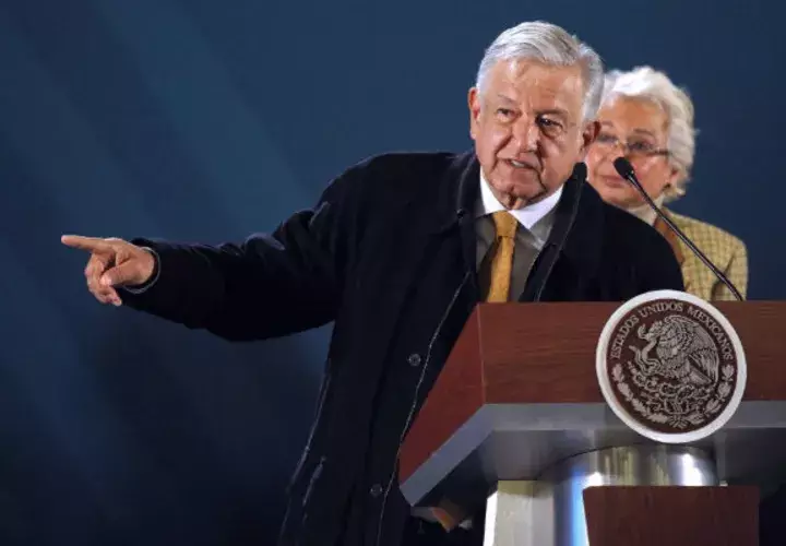 Reconoció que el uso de "redes alternas" ha generado estas "demoras, retrasos y desabasto" pero indicó que reabrir los ductos sería "aceptar y tolerar el robo", por lo que instó a "resistir".