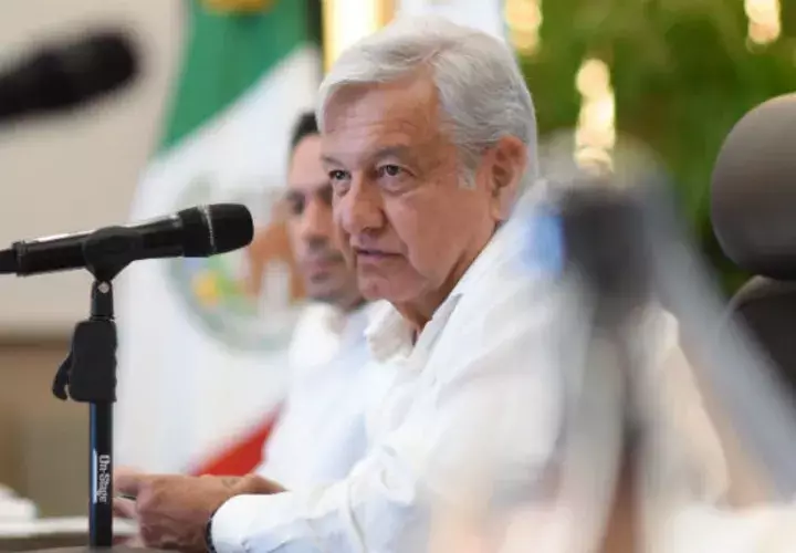 Andrés Manuel López Obrador durante una reunión con gobernadores de Mérida en Yucatán (México). Foto: EFE,
