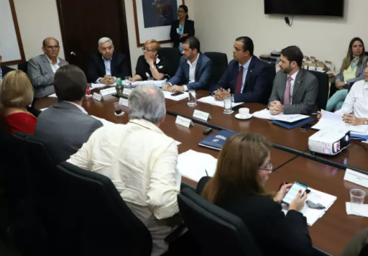 El anuncio de estas inciativas se dio durante la reunión del Consejo Nacional de Política Industrial (CONAPI) .