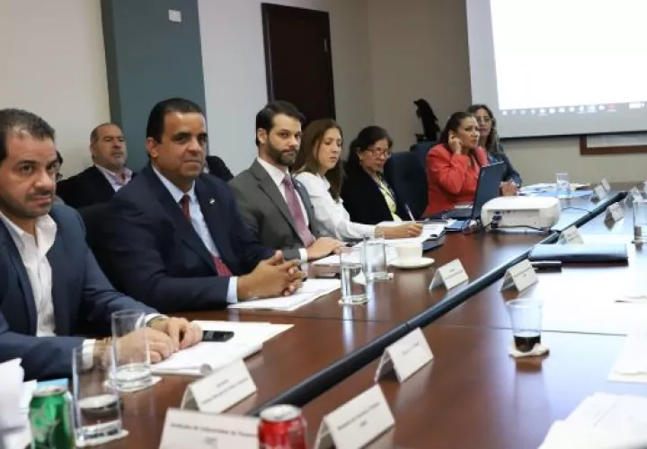 Eliminan la utilización de papel y facilitan la tramitación. Foto: MICI