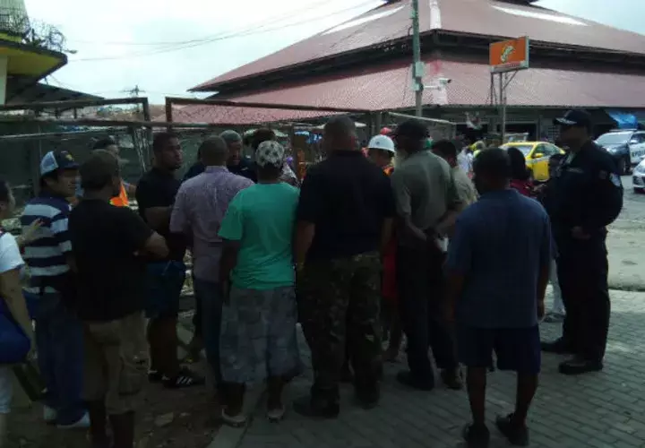 La reunión fue en la calle 11, avenida Central. Foto: Diómedes Sánchez S. 