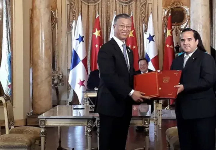  También se suscribieron acuerdos para exportación de piñas, cobia y barillete negro 