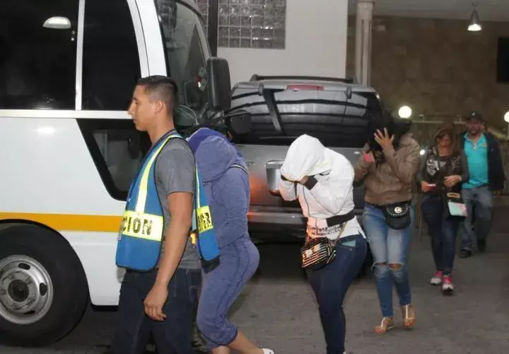 Migración expulsa y deporta a 721 extranjeros por odio racial y por no tener documentos. Foto: Panamá América.