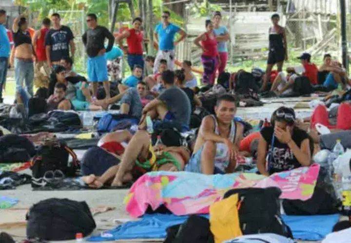 Los migrantes reciben atención en Puerto Obaldía. Foto: Panamá Ámérica