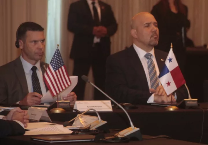 Mirones pidió a sus homólogos una solución regional al flujo de migrantes, en reunión con la representación de Estados Unidos. Foto de Víctor Arosemena