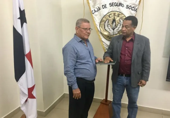 Miguel Edwards (derecha) estará al frente de la junta directiva de la CSS. Foto: CSS