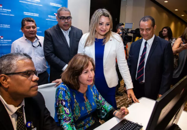 Según datos estadísticos de la entidad aproximadamente unas 28,000 mil personas acuden mensualmente al Mitradel. Foto/Archivo