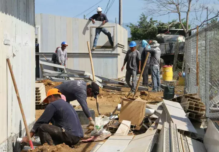 Luego de construir 35 casas la empresa ASC Panamá se declaró en quiebra. Foto: Panamá América.