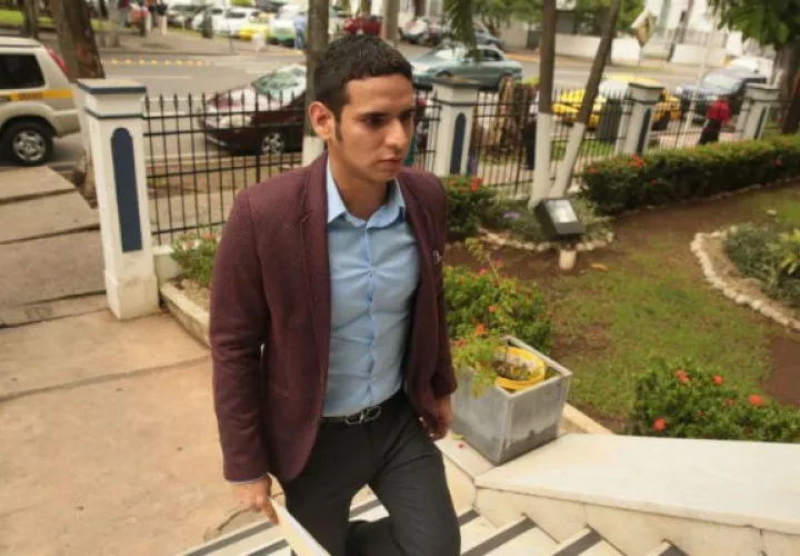 La DIJ se llevó celulares de personas que estaban de visita en la casa de Kevin Moncada. Foto: Panamá América.