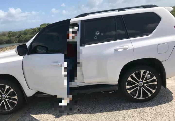 Acribillan con un fusil a un hombre que conducía por la autopista Panamá-Colón. Foto: Panamá América.