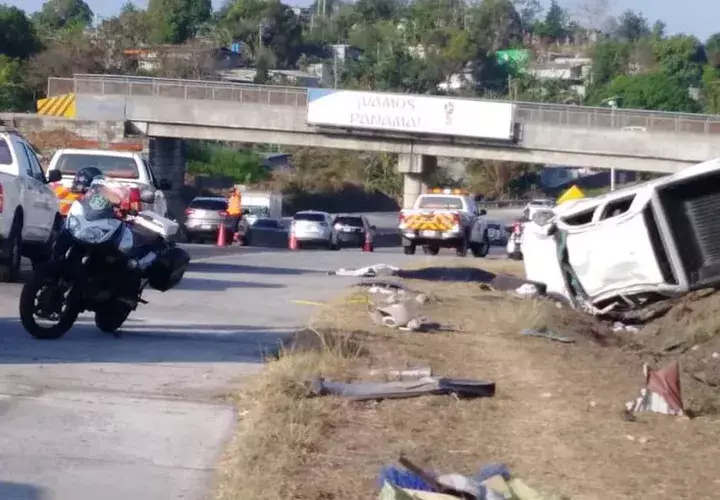 El accidente de tránsito en el Corredor Norte, que dejó una víctima fatal, fue a la altura de Villa Lucre. Foto Tráfico Panamá