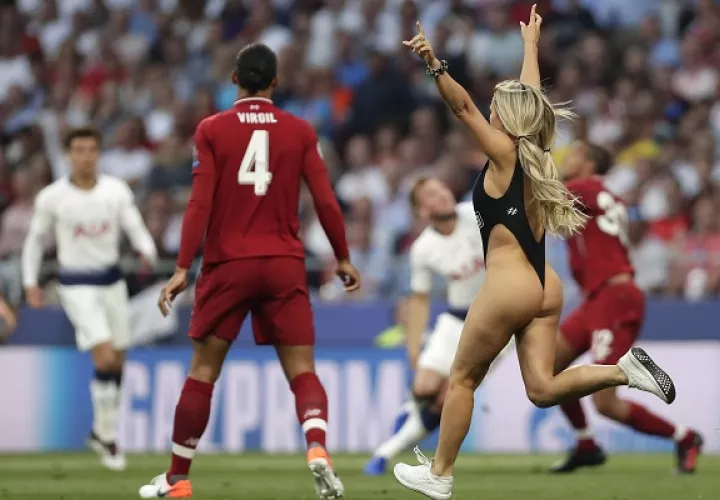 Kinsey Wolanski es sensación en redes sociales.