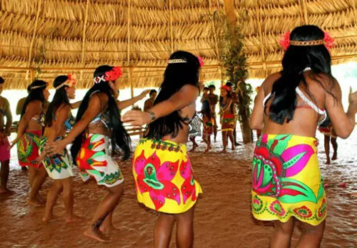 Esta propuesta esta en vías de concretarse por parte de las mujeres indígenas, lideres natas que llevan adelante a sus familias, cultura y tradiciones, a las que no las detiene el mundo de las finanzas.