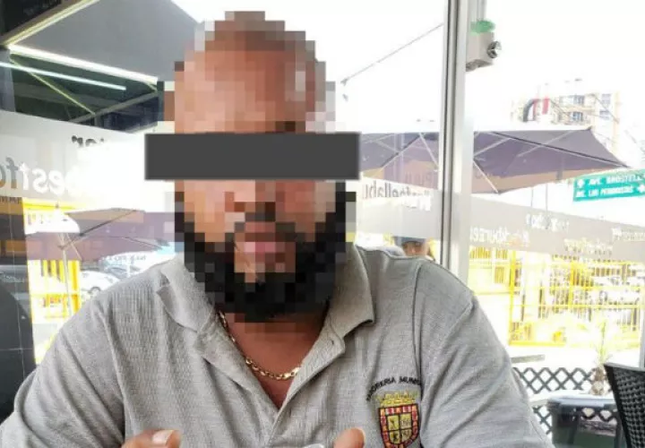 Sujeto se hace pasar por funcionario del Municipio de Panamá para extorsionar. Foto: Municipio de Panamá.