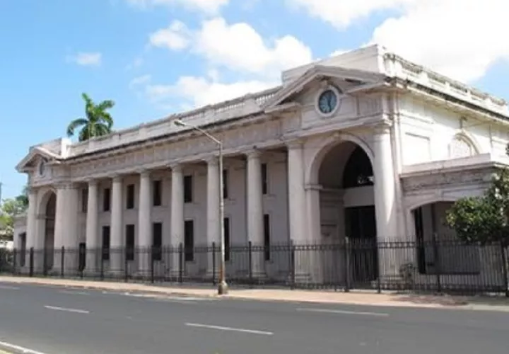 El pasado 18 de septiembre, 21 empresas interesadas en la licitación pública de la restauración del Museo Reina Torres de Araúz (Marta).