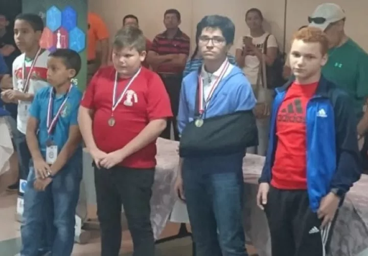 Los ganadores en la rama masculina.