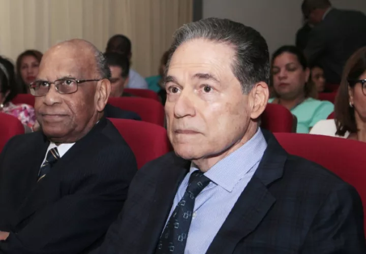 Adolfo Ahumada y Aristides Royo, dos de los tres negociadores de los Tratados Torrijos Carter,  que sobreviven.