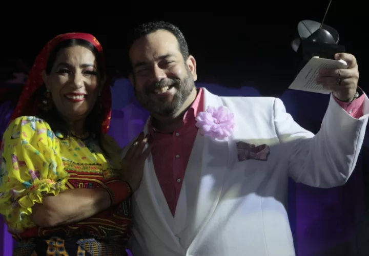 Neysa Ferguson y Agustín Clément. Gala de los Premios Escena,  "Que arranque el rock" ganó seis estatuillas, entre ellas a Mejor Director, Mejor  Obra y Mejor Musical del 2018. Víctor Arosemena.