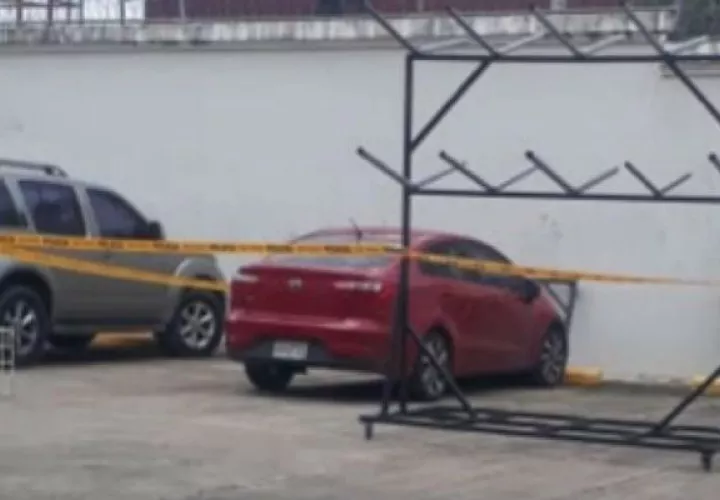 Auto donde falleció la menor de cuatro años.