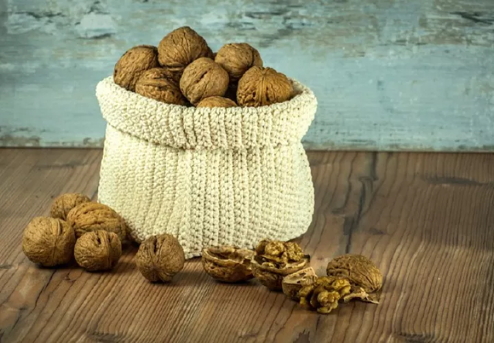 Coma  nueces y su corazón se mantendrá joven. Foto: Pixabay.