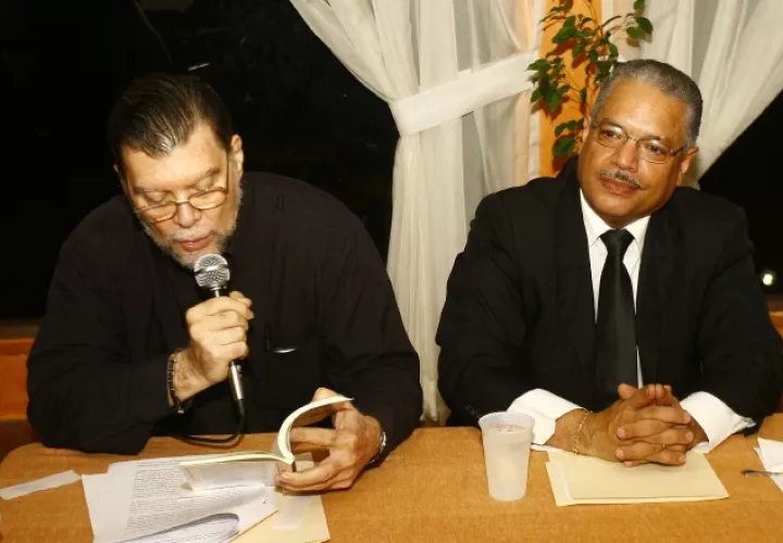 Enrique Jaramillo Levi y Alberto Orestes Cabredo.