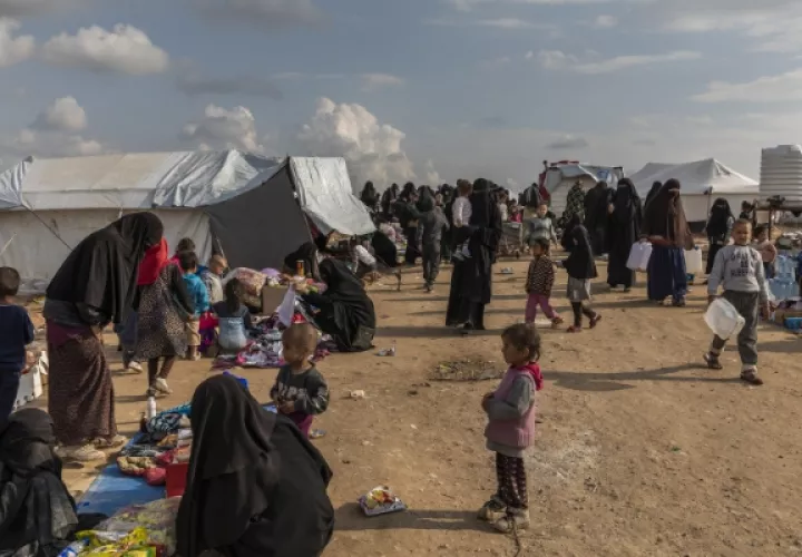 Funcionarios de inteligencia de EU dicen que campamento Al Hol en Siria se vuelve un caldo de cultivo de ISIS. (Ivor Prickett para The New York Times)