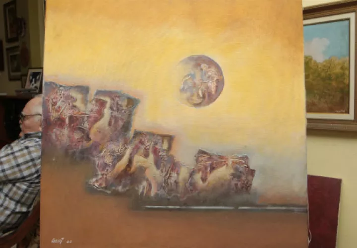Artista Mario Calvit y su creación. A través de su esposa, Silvia Calvit, había expresado su deseo de realizar la donación de una obra suya. Aurelio Herrera Suira.