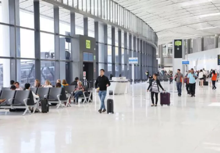 La Terminal 2 tuvo un costo de 800 millones de dólares. Archivo