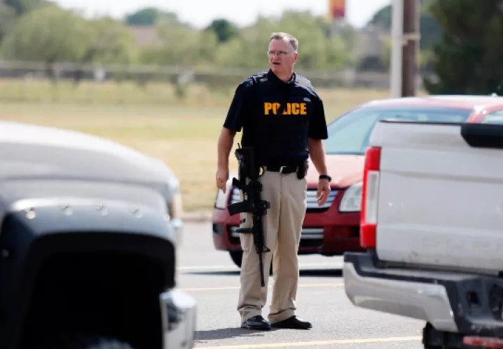 El Departamento de Policía de Midland (Texas) anunció en su página web que el presunto autor del tiroteo fue abatido y falleció por los disparos recibidos en Cinergy, unos multicines de la población de Odessa. FOTO/AP