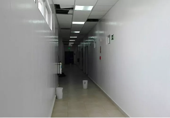 Parte del personal de enfermería ya habían advertido a la dirección provincial del Minsa en Panamá Oeste, del riesgo de estar trabajando en áreas con hongos en paredes y techos. Foto/Eric Montenegro