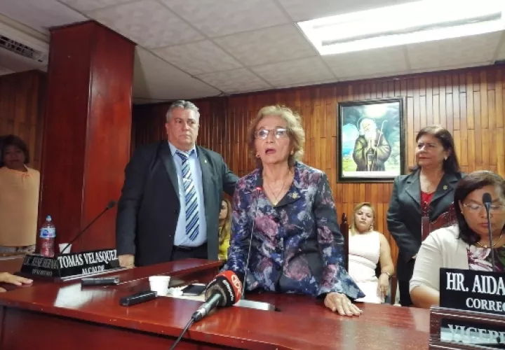 Nora Escala  dijo no haber tomado posesión de las oficinas al estar a la espera de que el Ministro de Gobierno, Carlos Romero Montenegro, la instale en el cargo. Foto/Eric Montenegro